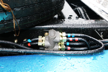 һ����� J6P�ؿ� ������ 420���� 6X4ǣ����(CA4250P66K24T1E5)ͼƬ