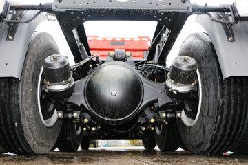 һ����� J6P�ؿ� ������ 420���� 6X4ǣ����(CA4250P66K24T1E5)ͼƬ