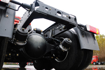 һ����� J6P�ؿ� ������ 420���� 6X4ǣ����(CA4250P66K24T1E5)ͼƬ