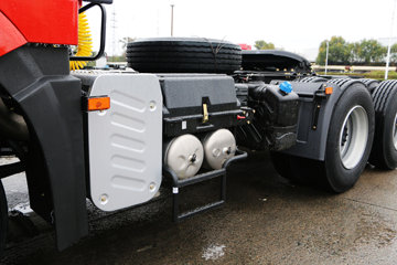 һ����� J6P�ؿ� ������ 420���� 6X4ǣ����(CA4250P66K24T1E5)ͼƬ