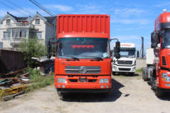 东风商用车 天锦中卡 160马力 4X2 6.8米厢式载货车(DFL5160XXYBX18)
