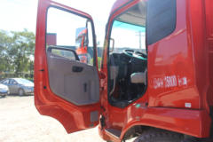 东风商用车 天锦中卡 160马力 4X2 6.8米厢式载货车(DFL5160XXYBX18)
