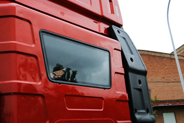 һ����� J6P�ؿ� �������� 350���� 6X4ǣ����(CA4250P66K2T1E5)ͼƬ