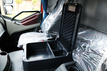 һ����� J6P�ؿ� �������� 350���� 6X4ǣ����(CA4250P66K2T1E5)ͼƬ