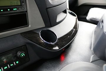 һ����� J6P�ؿ� �������� 350���� 6X4ǣ����(CA4250P66K2T1E5)ͼƬ