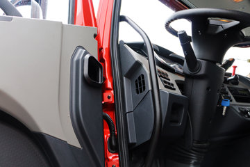 һ����� J6P�ؿ� �������� 350���� 6X4ǣ����(CA4250P66K2T1E5)ͼƬ