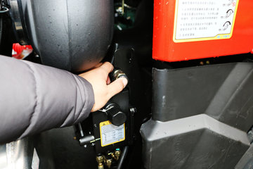 һ����� J6P�ؿ� �������� 350���� 6X4ǣ����(CA4250P66K2T1E5)ͼƬ