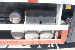 东风商用车 天龙重卡 245马力 6X2 9.6米厢式载货车(DFH5250XXYAX1V)