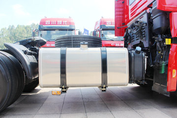 �Ĵ��ִ� �µ�800W�ؿ� 310���� 4X2ǣ����(CNJ4180KPG36V)ͼƬ