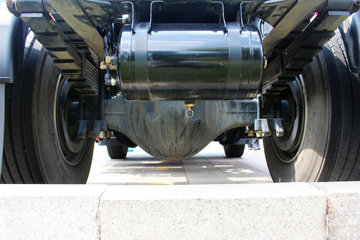 �Ĵ��ִ� �µ�800W�ؿ� 310���� 4X2ǣ����(CNJ4180KPG36V)ͼƬ