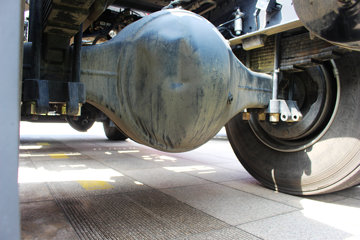 �Ĵ��ִ� �µ�800W�ؿ� 310���� 4X2ǣ����(CNJ4180KPG36V)ͼƬ