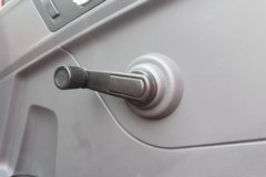 青岛解放 龙V中卡 180马力 5250轴距载货车底盘(CA1169PK2L2E5A80)