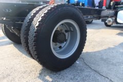 青岛解放 龙V中卡 180马力 5250轴距载货车底盘(CA1169PK2L2E5A80)