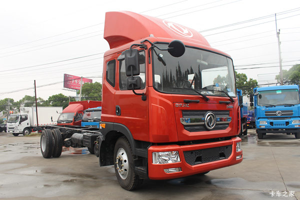 东风 多利卡D9 170马力 4X2 6.8米载货车底盘