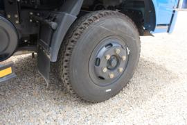 力拓4102&nbsp;自卸车底盘                                                图片