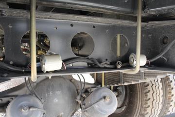 ���� ����4102 ��ֵ�� 129���� 4X2 3.7����ж��(��������)(EQ3041GDAC)ͼƬ