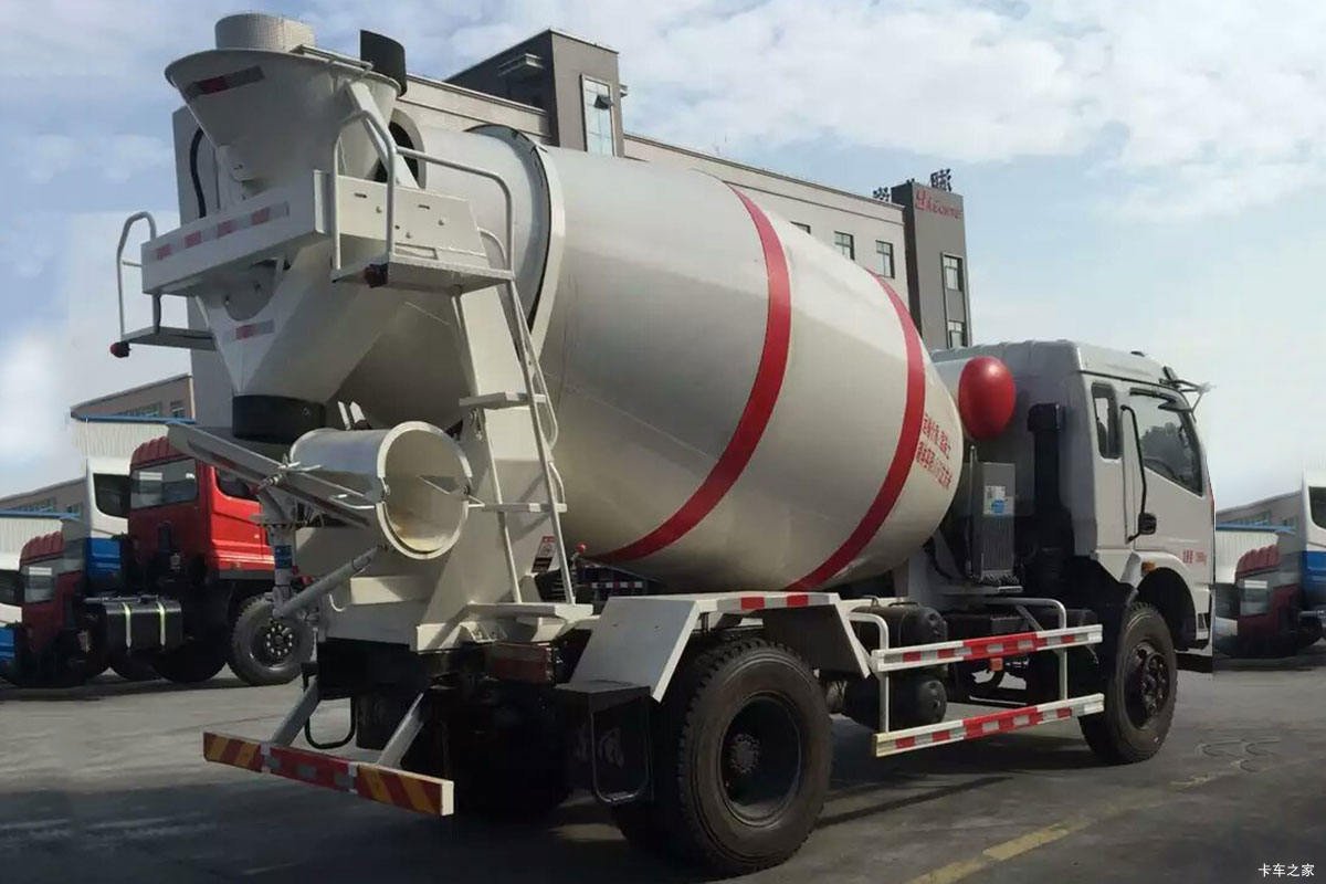 东风 多利卡B07 210马力 4X2 3.97方混凝土搅拌车(炎龙牌)