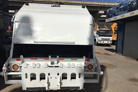 东风多利卡底盘&nbsp;垃圾运输车外观图片