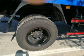 新鸿运&nbsp;自卸车底盘                                                图片