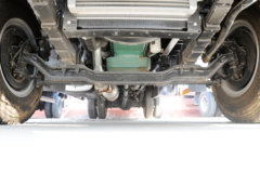 青岛解放 龙V中卡 180马力 4X2 6.75米仓栅式载货车(AMT自动挡)(CA5168CCYPK2L2E5A80-1)