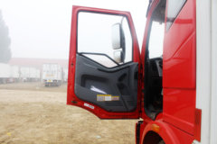 一汽解放 J6L中卡 180马力 4X2 7.7米厢式载货车(CA5160XXYP62K1L5E5) 一汽解放 J6L中卡 180马力 4X2 7.7米厢式载货车(CA5160XXYP62K1L5E5)