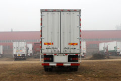 一汽解放 J6L中卡 180马力 4X2 7.7米厢式载货车(CA5160XXYP62K1L5E5) 一汽解放 J6L中卡 180马力 4X2 7.7米厢式载货车(CA5160XXYP62K1L5E5)