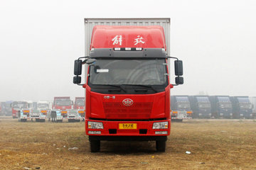 一汽解放 J6L中卡 标载型 160马力 7.7米厢式载货车(法士特8挡)(CA5160XXYP62K1L5A2E5)