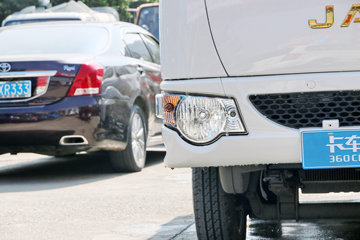 ���� ����X1 87���� 4X2 2400�����жʽ������(HFC5030ZZZVZ)ͼƬ