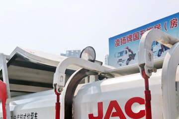 ���� ����X1 87���� 4X2 2400�����жʽ������(HFC5030ZZZVZ)ͼƬ