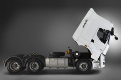 东风柳汽 乘龙H7重卡 385马力 6X4牵引车(LZ4251QDCA)