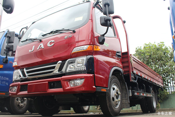 购骏铃V5载货车 享高达0.2万优惠
