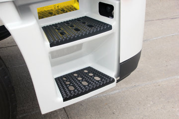 �������� ��ʨC500�ؿ� 450���� 6X4ǣ����(CQ4256HXVG334)ͼƬ