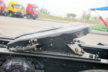 �������� ��ʨC500�ؿ� 450���� 6X4ǣ����(CQ4256HXVG334)ͼƬ