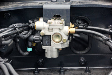 �������� ��ʨC500�ؿ� 450���� 6X4ǣ����(CQ4256HXVG334)ͼƬ