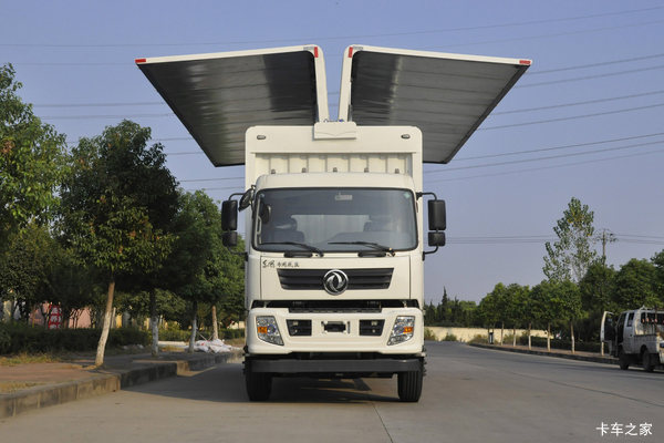 东风新疆 专底系列 210马力 4X2 9.6米翼开启厢式载货车