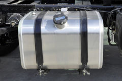 东风新疆 专底系列 180马力 4X2 7.7米翼开启厢式载货车(EQ5180XYKGD5D)