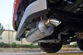 嘉运&nbsp;爆破器材运输车底盘图片