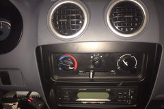 凯马 锐菱 1.3L 87马力 汽油 2.7米双排栏板微卡(KMC1033Q28S5)