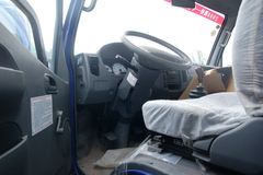 福田 奥铃 超越 140马力 4X2 6.8米排半厢式载货车(BJ5121VHCFK-S)