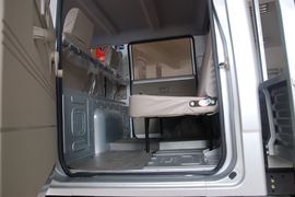 领骐&nbsp;载货车驾驶室                                               图片