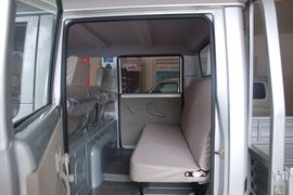 领骐&nbsp;载货车驾驶室                                               图片