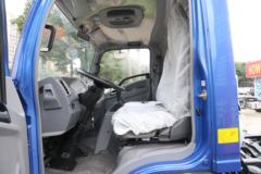 中国重汽HOWO 悍将 143马力 4.15米单排厢式轻卡底盘(ZZ5047XXYF3315E145)