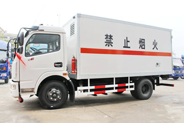 多利卡D6&nbsp;爆破器材运输车外观图片