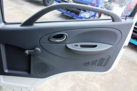 多利卡D6&nbsp;爆破器材运输车驾驶室图片