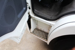 东风 多利卡D6 115马力 4X2 易燃气体气瓶运输车(DFA5041XRQ11D2AC)