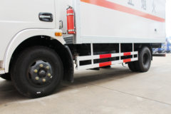 东风 多利卡D6 115马力 4X2 易燃气体气瓶运输车(DFA5041XRQ11D2AC)