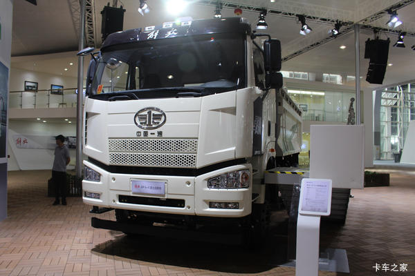 一汽解放 J6P重卡 350马力 6X4自卸车(CA5250ZLJP66K2L1T1AE4)