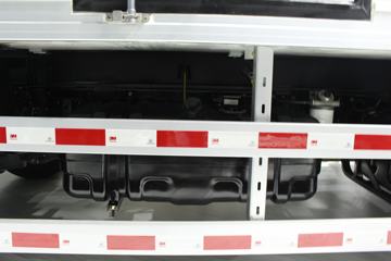 ���� ŷ����S3ϵ 143���� 4X2 ��س�(BJ5048XLC-FE)ͼƬ