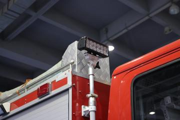 ��ά��  Eurocargo(����) ML100E22 217���� 4X2С��ˮ������������ͼƬ