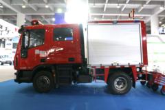 依维柯  Eurocargo(进口) ML100E22 217马力 4X2小型水罐消防车底盘